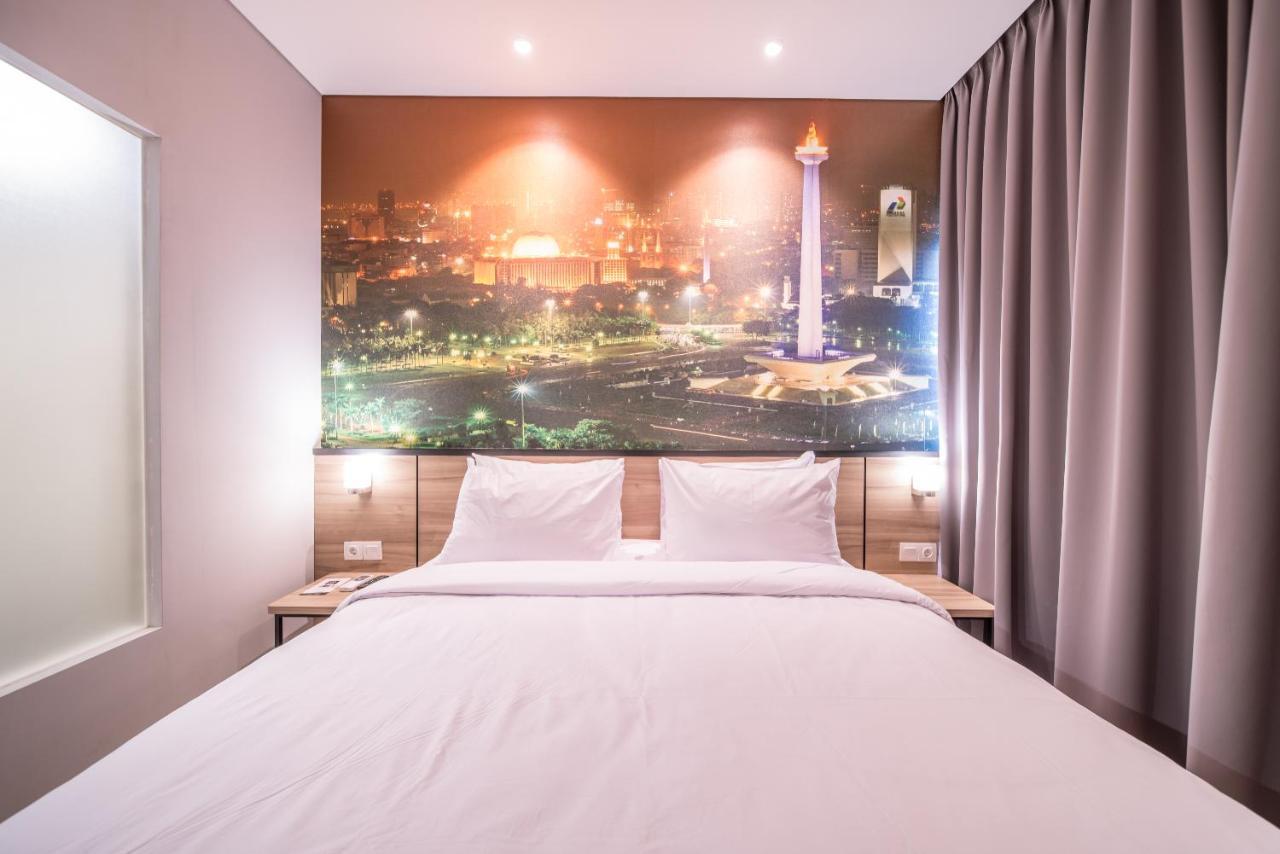 All Nite & Day Kebon Jeruk Jakarta Luaran gambar